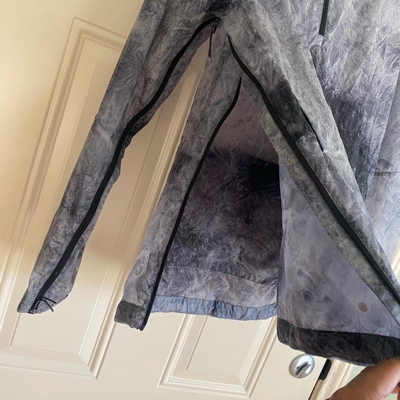 Lululemon Lab 1/2 zip windbreaker size: Large - Picture 7 of 9